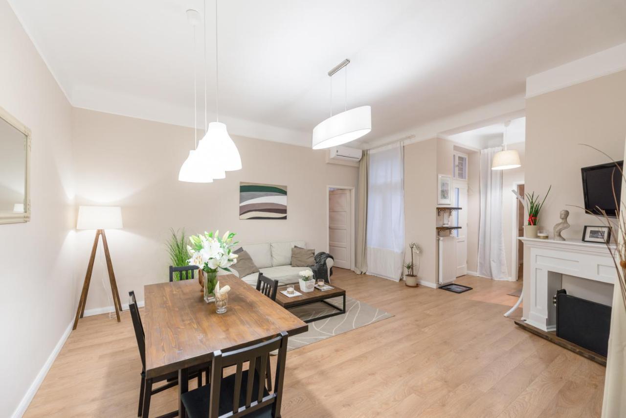 Downtown Heart 3 Bdr, 2 Bath, A/C Apartment Budapest Exterior photo