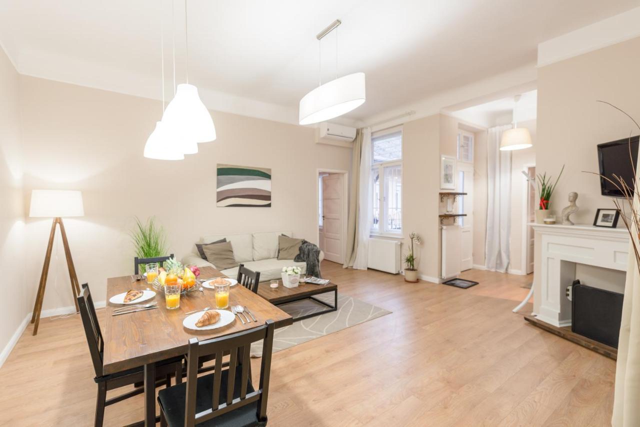 Downtown Heart 3 Bdr, 2 Bath, A/C Apartment Budapest Exterior photo